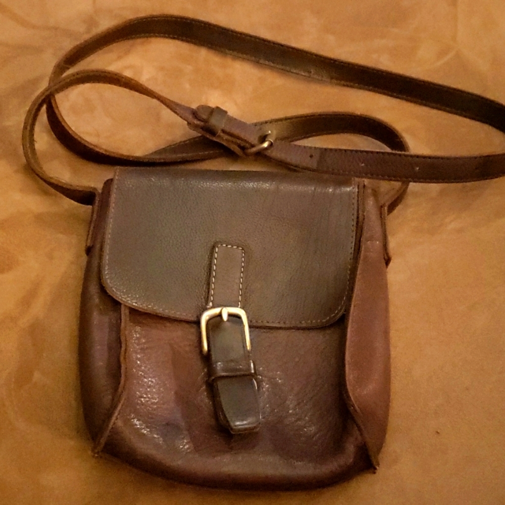 Vintage GAP brown leather cross body purse